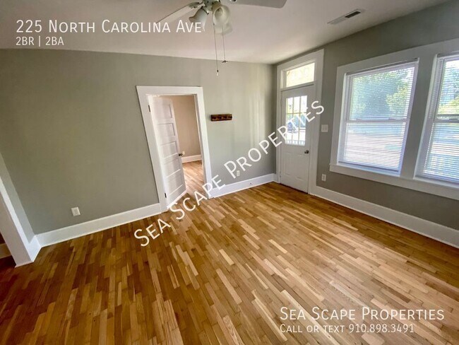 Building Photo - *First Month Special* renovated 2 bed/2 ba...