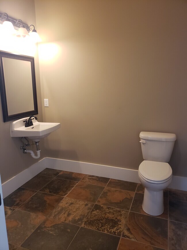 Foto del edificio - 2212 E 12th St