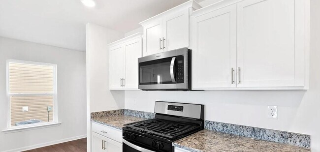 Building Photo - 64 Providence Walk Dr