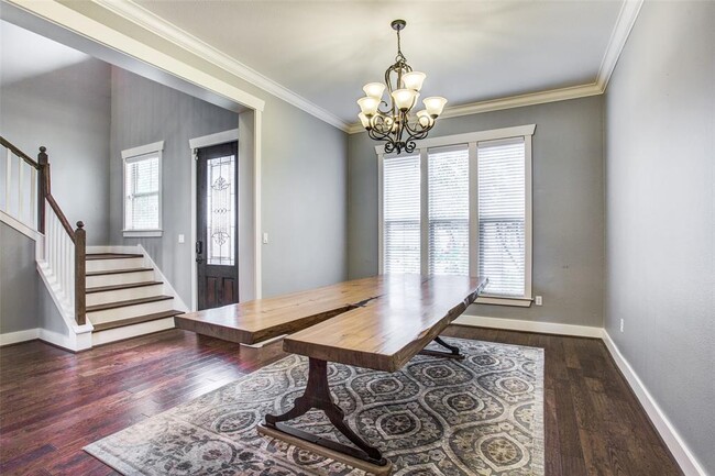 Foto del edificio - 1618 Du Barry Ln