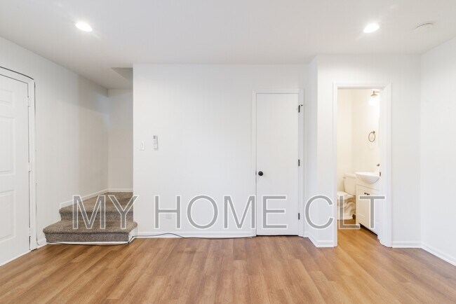 Foto del edificio - 929 Cantwell St