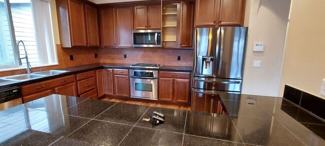 Building Photo - 3 br, 2.5 bath House - 6337 NE Southbrook Ct.