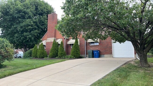 Foto del edificio - 1076 Sherwood Dr