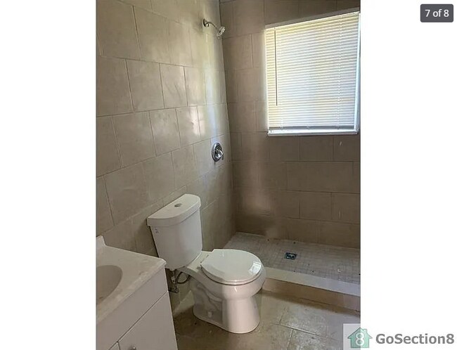 Foto del edificio - 624 40th Pl
