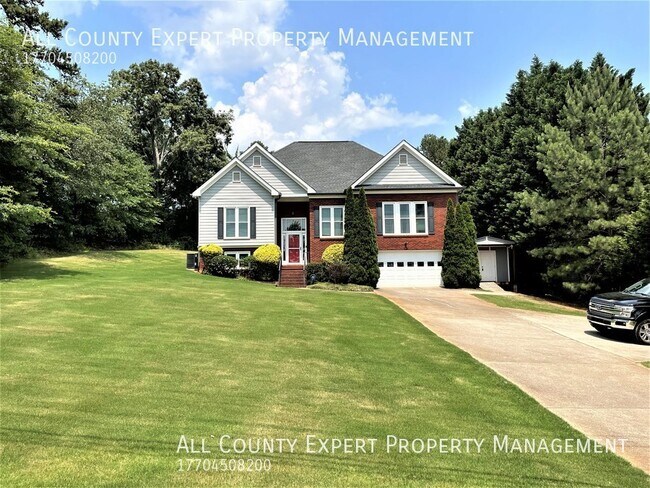 Foto del edificio - Awesome Home, Huge Lot, Lawn Included