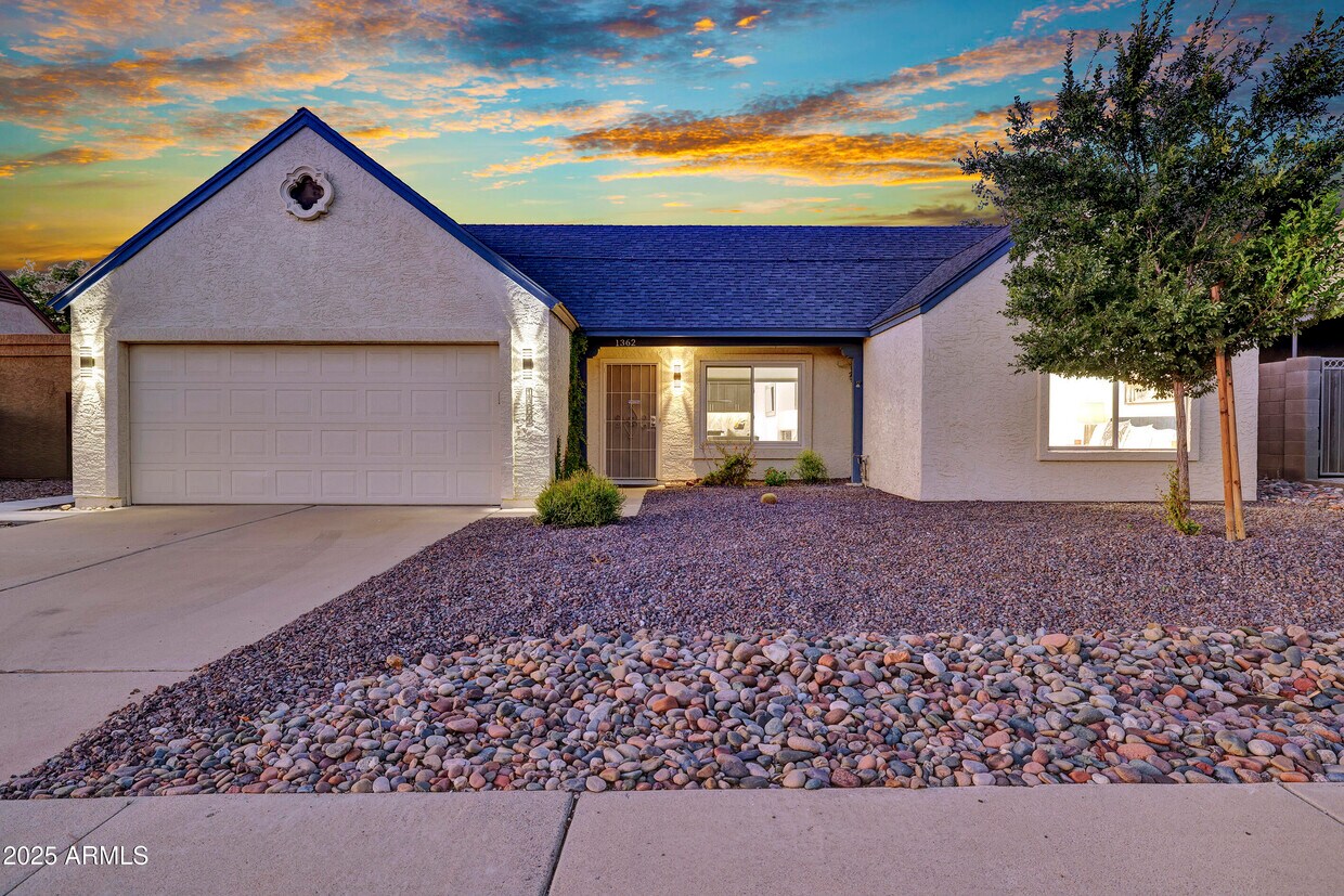 Foto principal - 1362 E Wickieup Ln