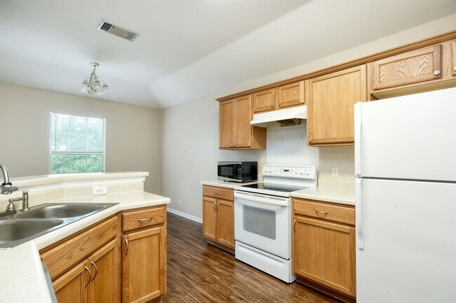 Foto del edificio - 3201 El Salido Pkwy