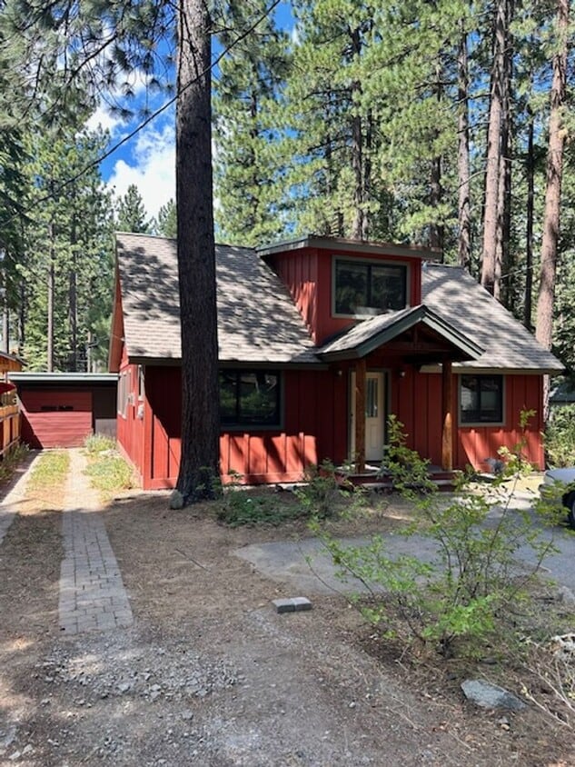 Foto principal - Cute 3Bd home available for a 3-6 month se...