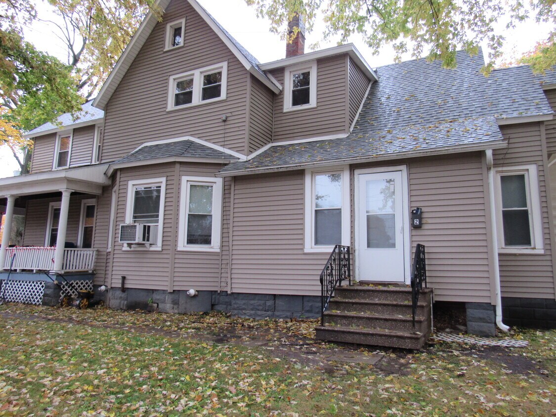 900 4th Ave Unit 2, Silvis, IL 61282 Apartments in Silvis, IL