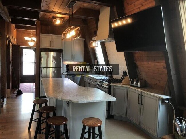Foto del edificio - 5 bedroom in Lake Harmony PA 18624