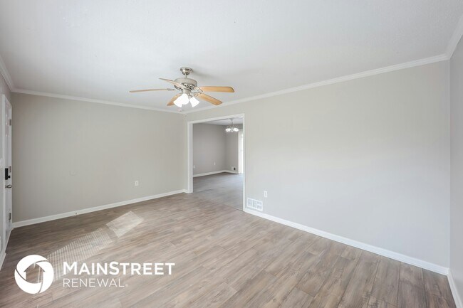 Building Photo - 2073 Louis Xiv Ln