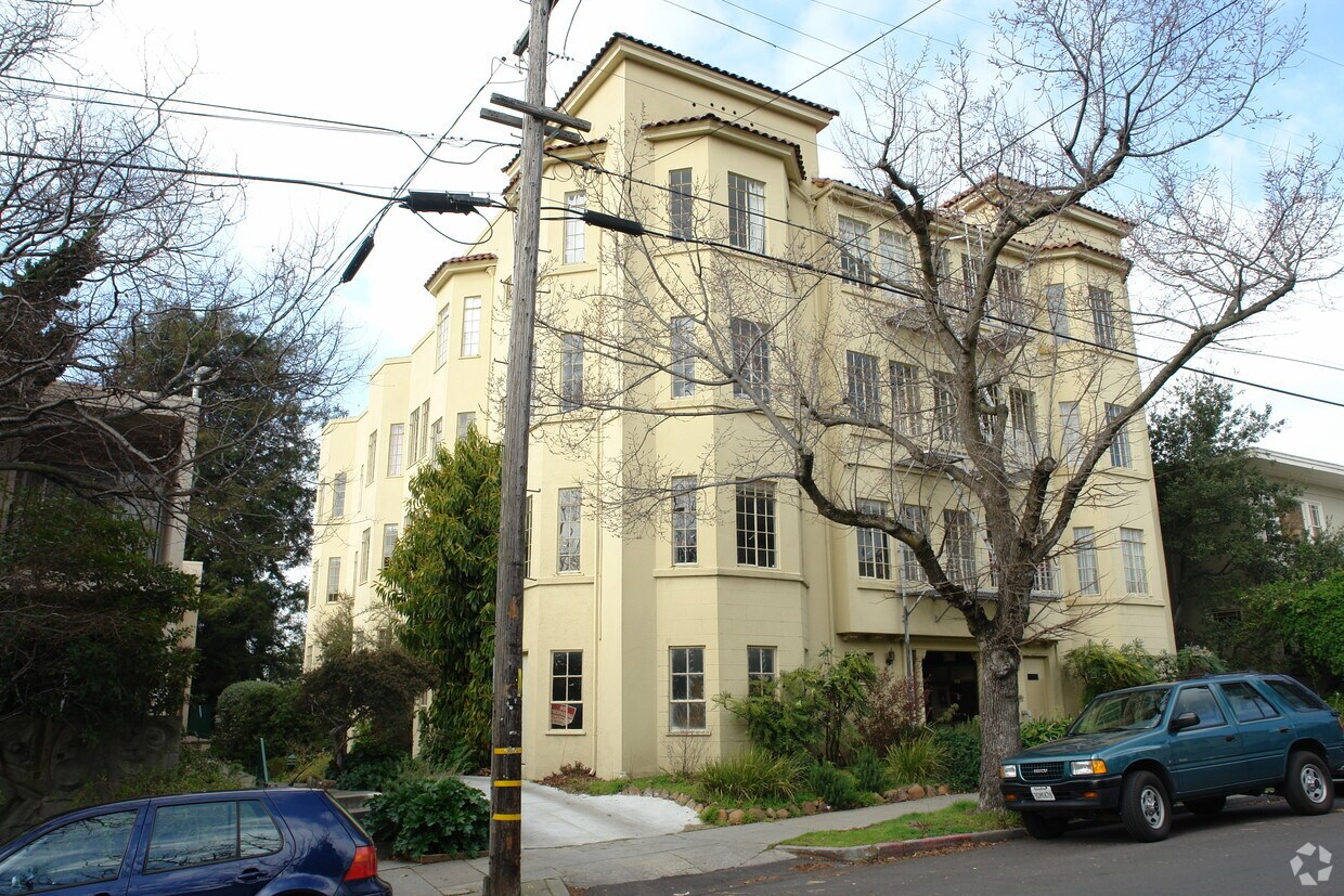 Building Photo - The Gourmet Walk Apartments