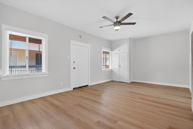 Foto del edificio - 915 Cherry Ave