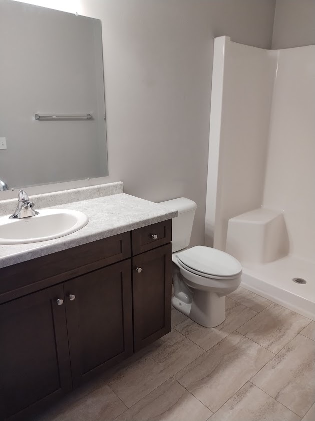 Primary bath in primary bedroom - 1340 Moon Ridge Ct