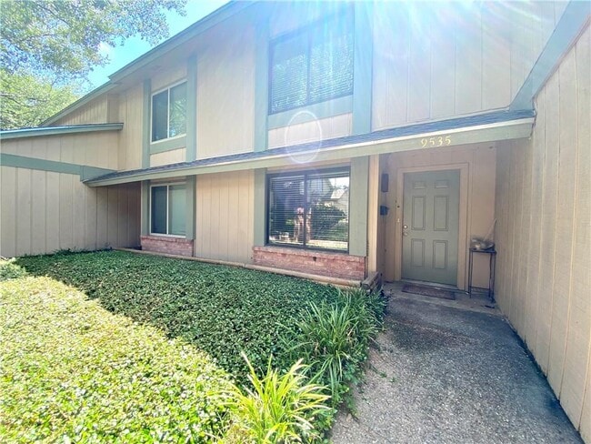 Foto del edificio - 9535 Quail Village Ln