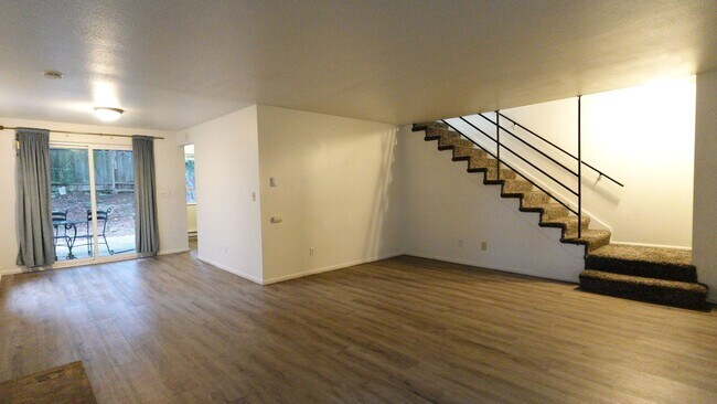 Building Photo - ar14000