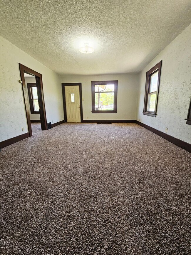 Foto del edificio - 4 BED | 1 BATH | SINGLE-FAMILY | NORTH | R...