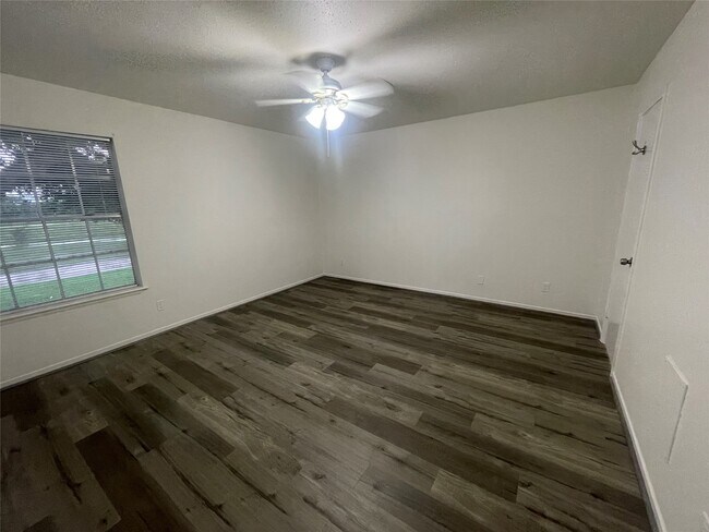 Foto del edificio - 5550 N Braeswood Blvd