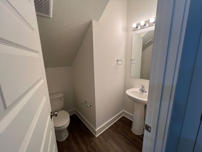 Building Photo - Newly constructed Townhome for rent!