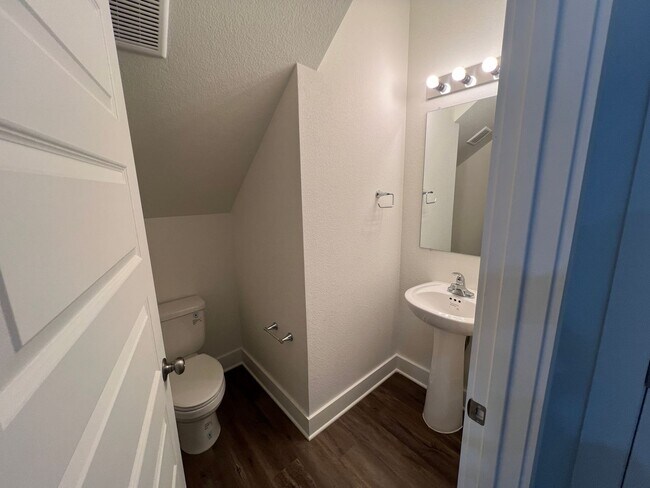 Foto del edificio - Newly constructed Townhome for rent!