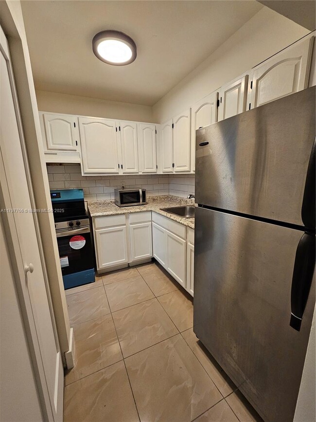Foto del edificio - 10403 N Kendall Dr