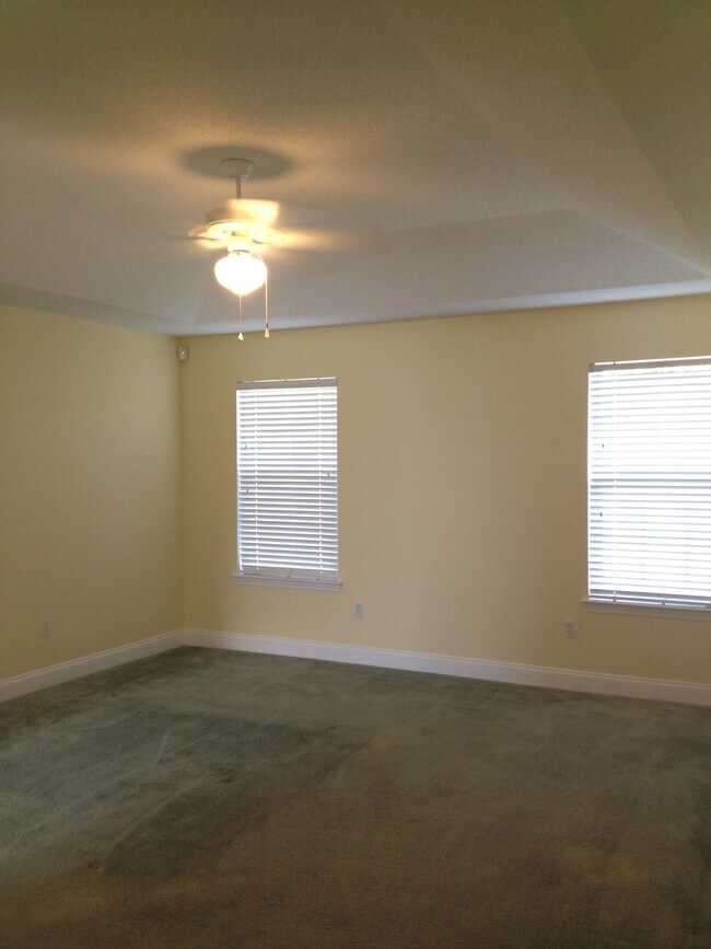 Building Photo - 2012 Bahama Dr