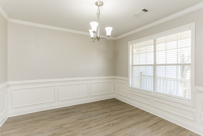 Building Photo - 116 River Park Cir