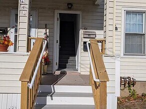 Building Photo - 141 6th St