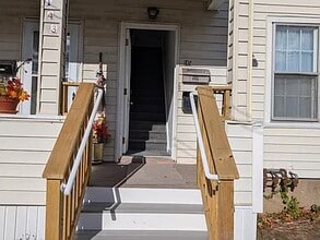 Building Photo - 141 6th St