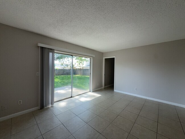 Building Photo - 1454 Trotter Rd