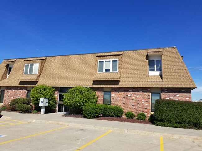 Building Photo - 1109 S 13th St