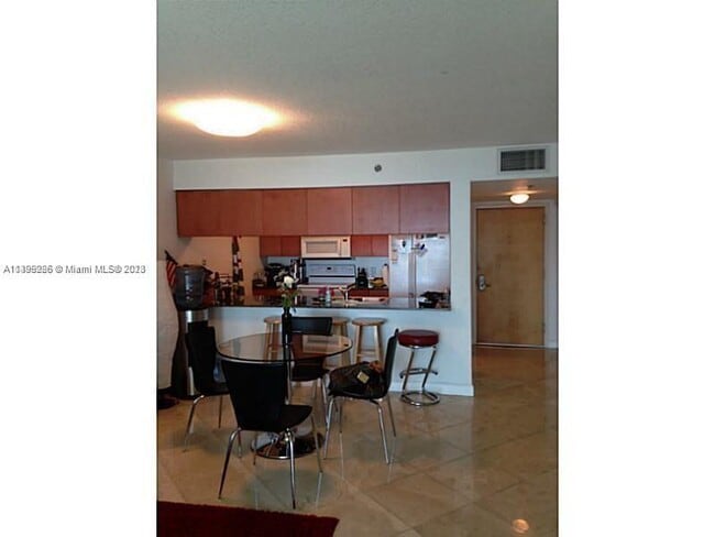 Building Photo - 1200 Brickell Bay Dr