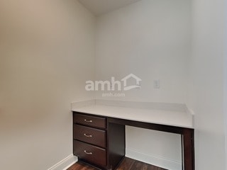 Building Photo - 309 W Cartess