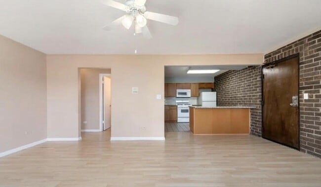 Foto del edificio - 238 E Bailey Rd