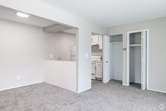 2HAB, 1BA - 900 ft² - Cocina - Cove On 13 - Roseville, MI