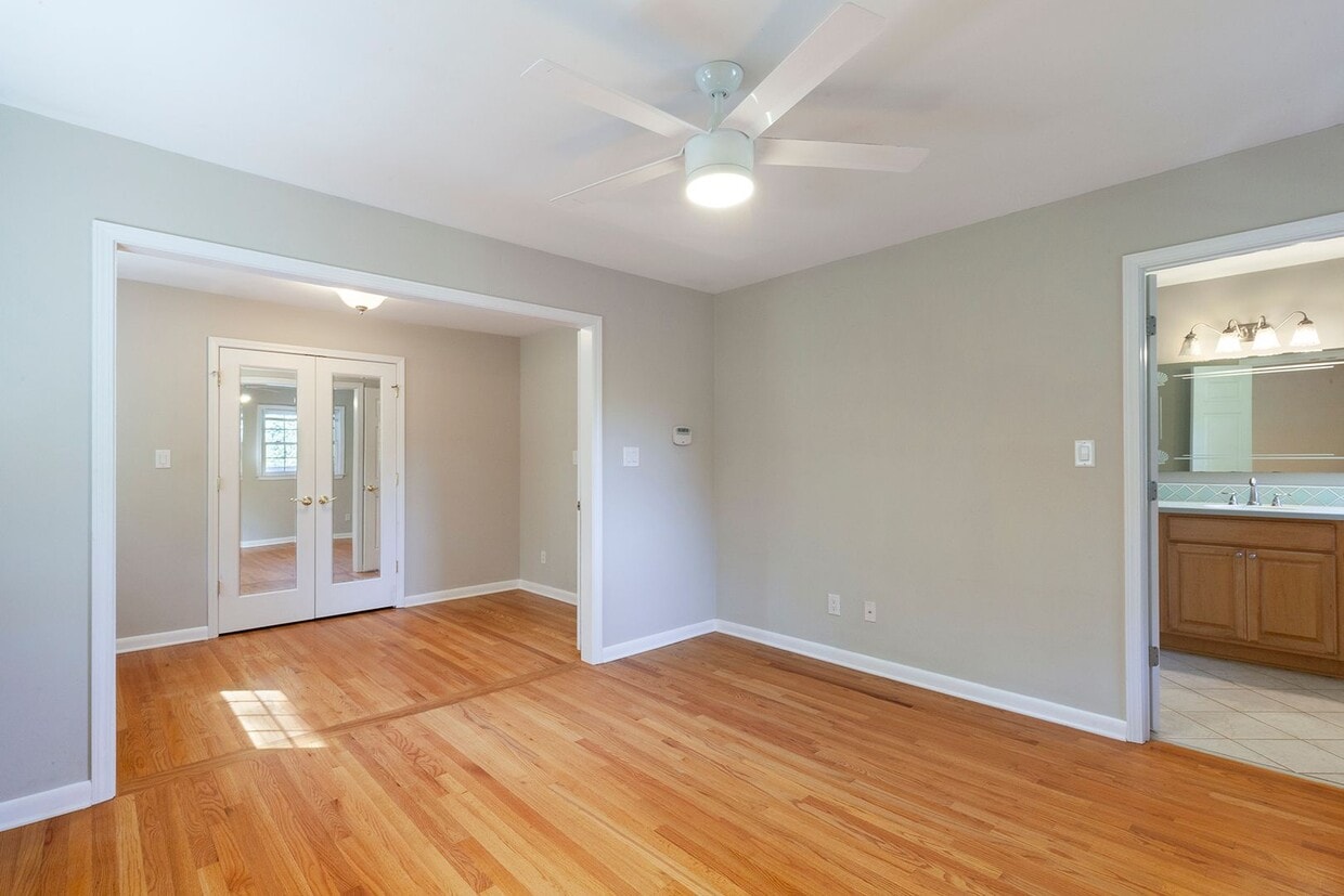 Very Spacious 4bd/3.5ba Brookhaven Home w/ 2 Car Garage and Fenced-In Backyard!! - Very Spacious 4bd/3.5ba Brookhaven Home w/ 2 Car Garage and Fenced-In Backyard!!