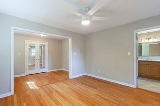 Building Photo - 3741 Fox Glen Ct NE