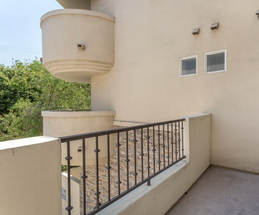 Foto del edificio - 4237 Longridge Ave