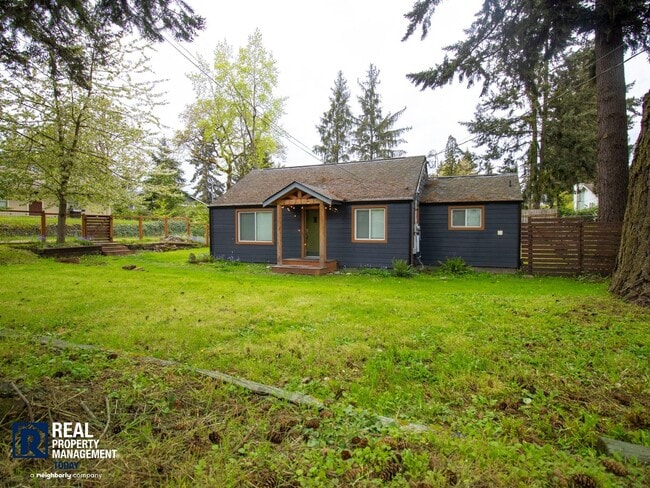 Building Photo - Charming Cottage Retreat with Modern Updates!