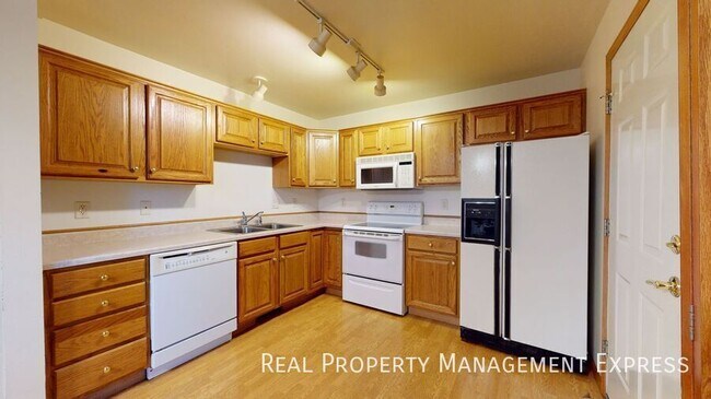 Building Photo - 5200 S Baneberry Ave