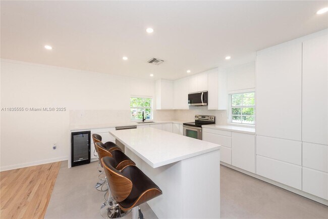 Foto del edificio - 6520 SW 76th St