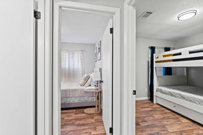 Foto del edificio - 10951 Naples Ct N