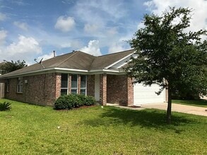 Building Photo - 3203 Barkers Crossing Ave