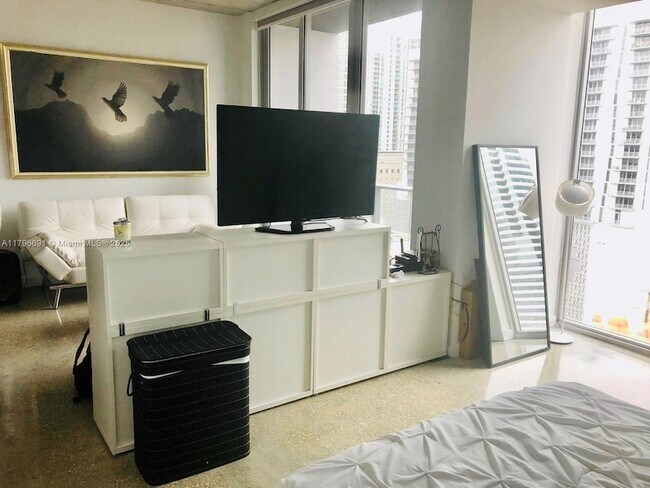 Foto del edificio - 151 SE 1st St