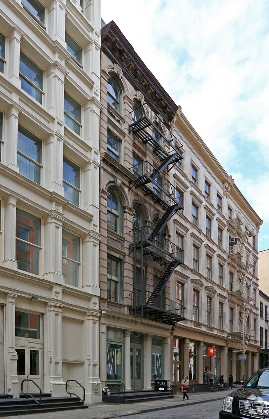 Primary Photo - 19 Mercer St