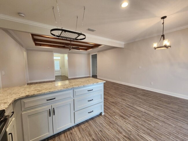 Foto del edificio - Charming 4-Bedroom Home with Modern Finishes in Hahira, GA - Lawn Care Included
