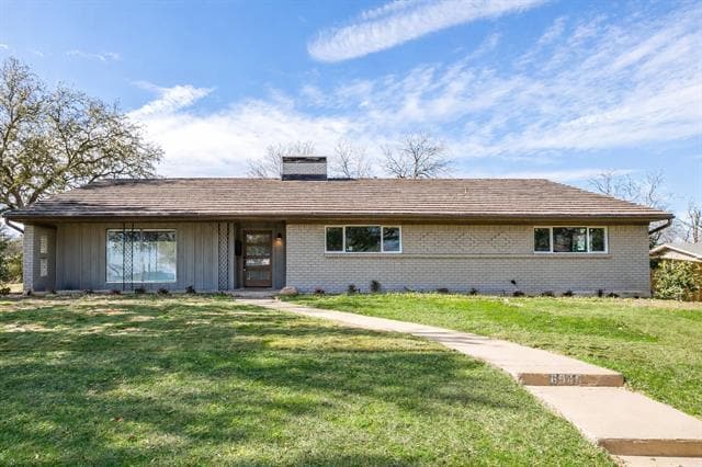 Foto del edificio - 6940 Bal Lake Dr