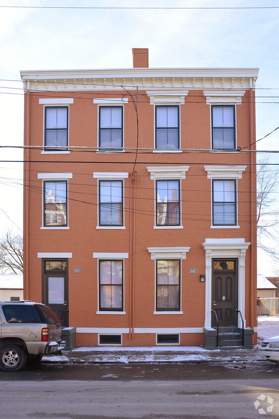 Building Photo - 843-845 York St