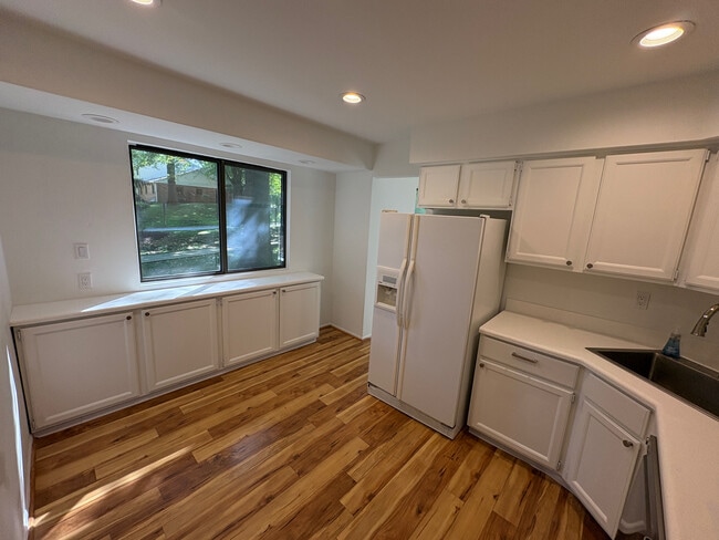 Building Photo - 101 Elgin Ct