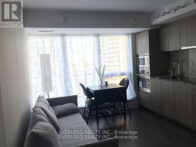 Photo du bâtiment - 955 Bay St.